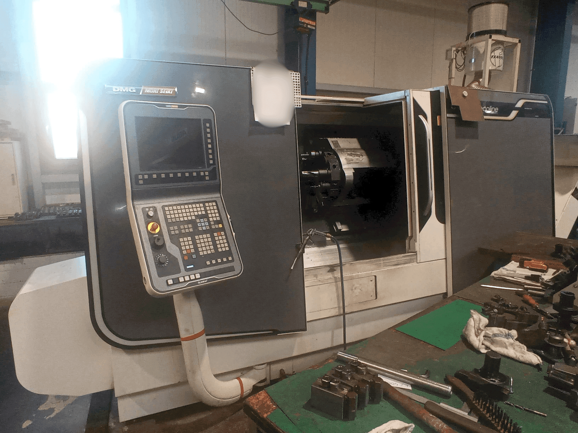 Vista frontal de la máquina DMG Mori Seiki CTX 510 ecoline