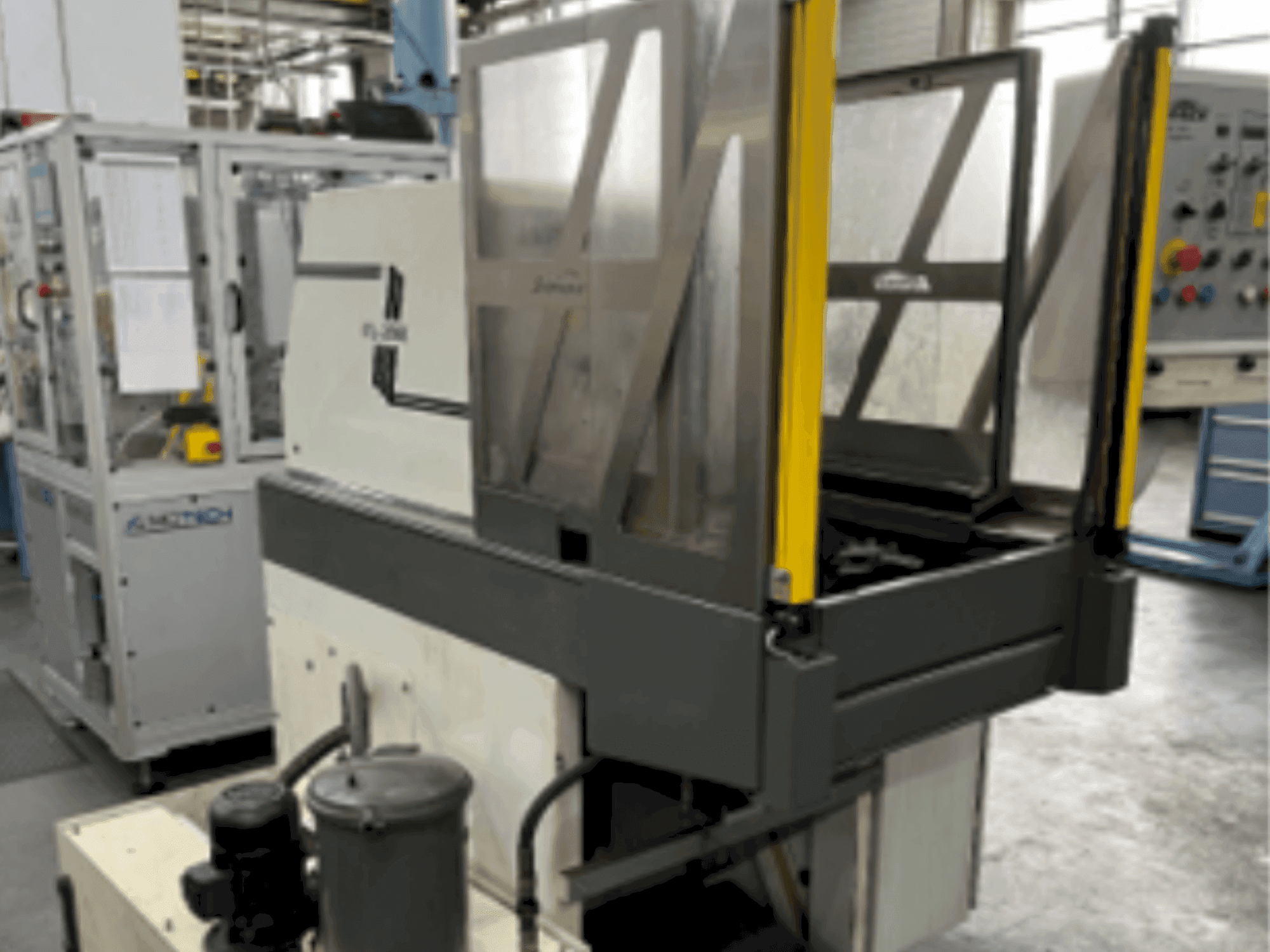 Vista frontal de la máquina Sunnen ML 2000