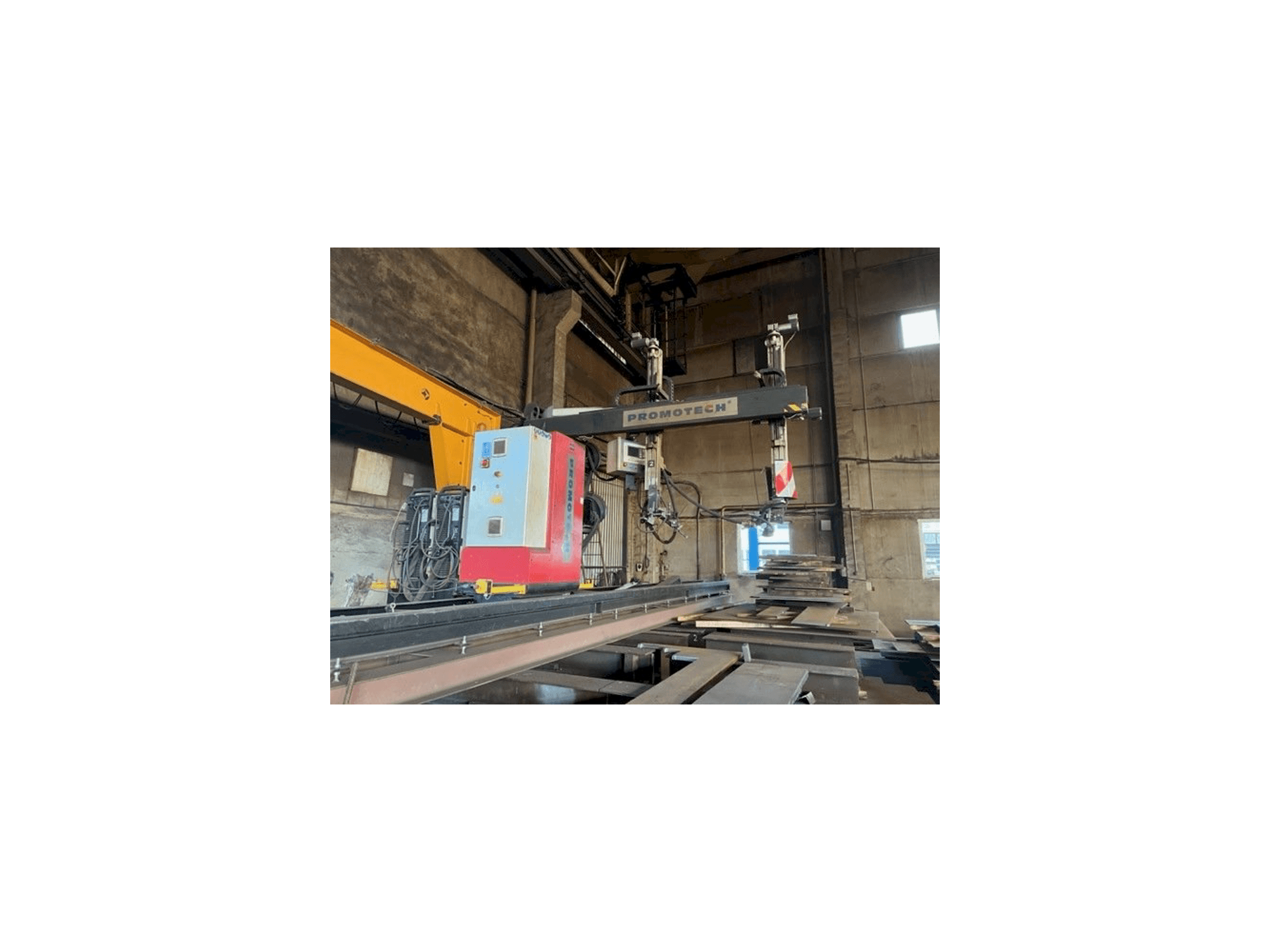 Vista frontal de la máquina Promotec WA 500/1000 GMAW