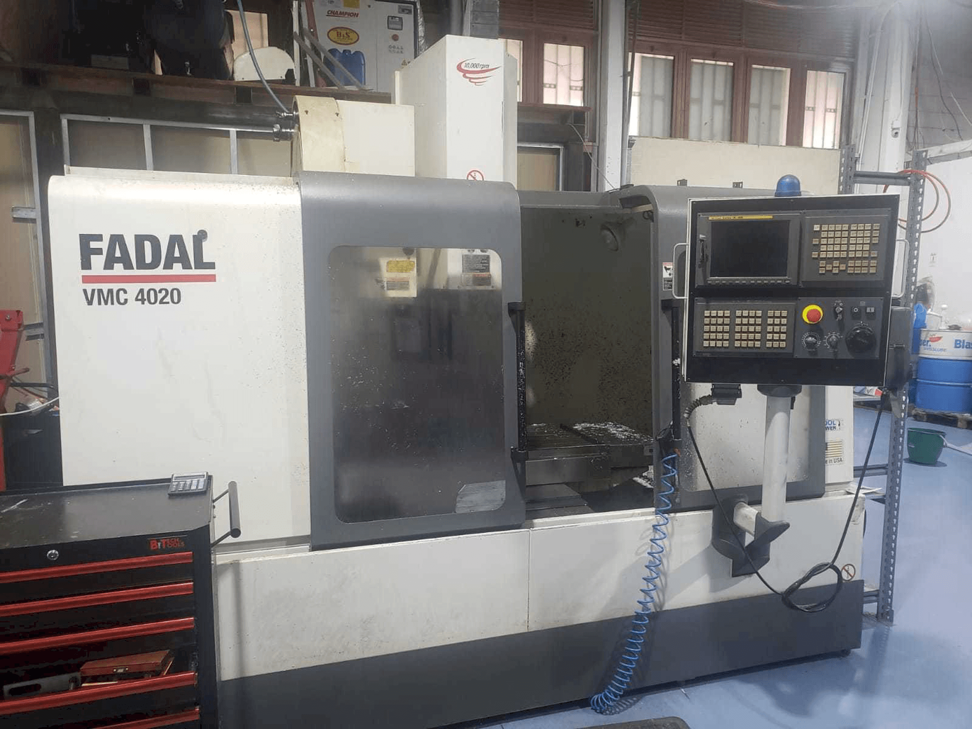 Vista frontal de la máquina FADAL VMC 4020 HT