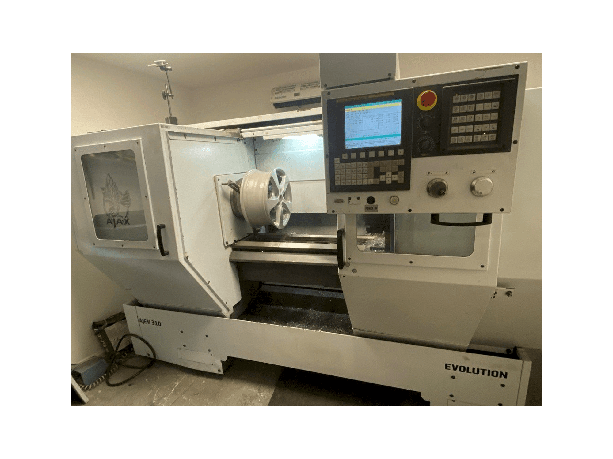 Vista frontal de la máquina AJAX EVOLUTION AJEV 310