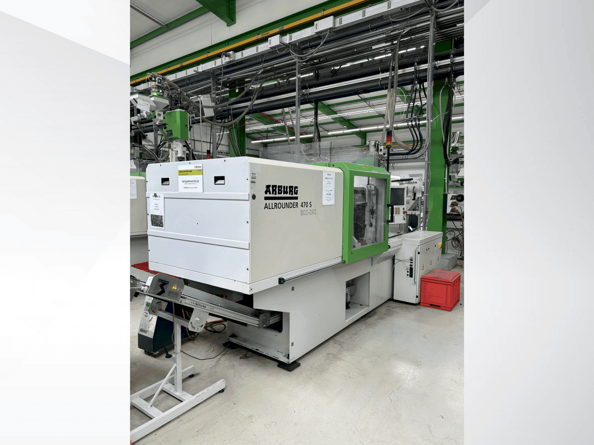 Vista frontal de la máquina Arburg 470 S / 800-290