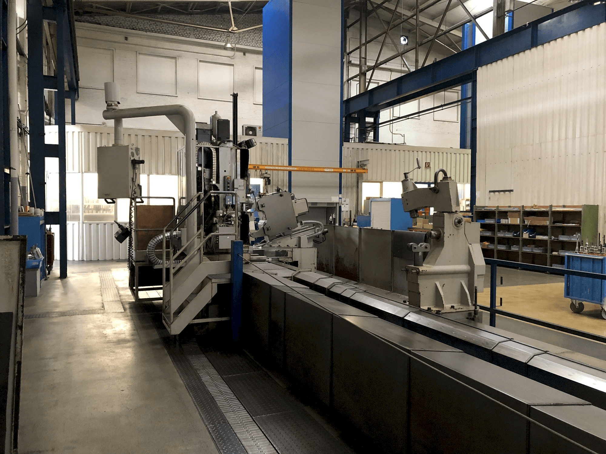 Vista frontal de la máquina Tacchi Giacomo HD/3-120L CNC