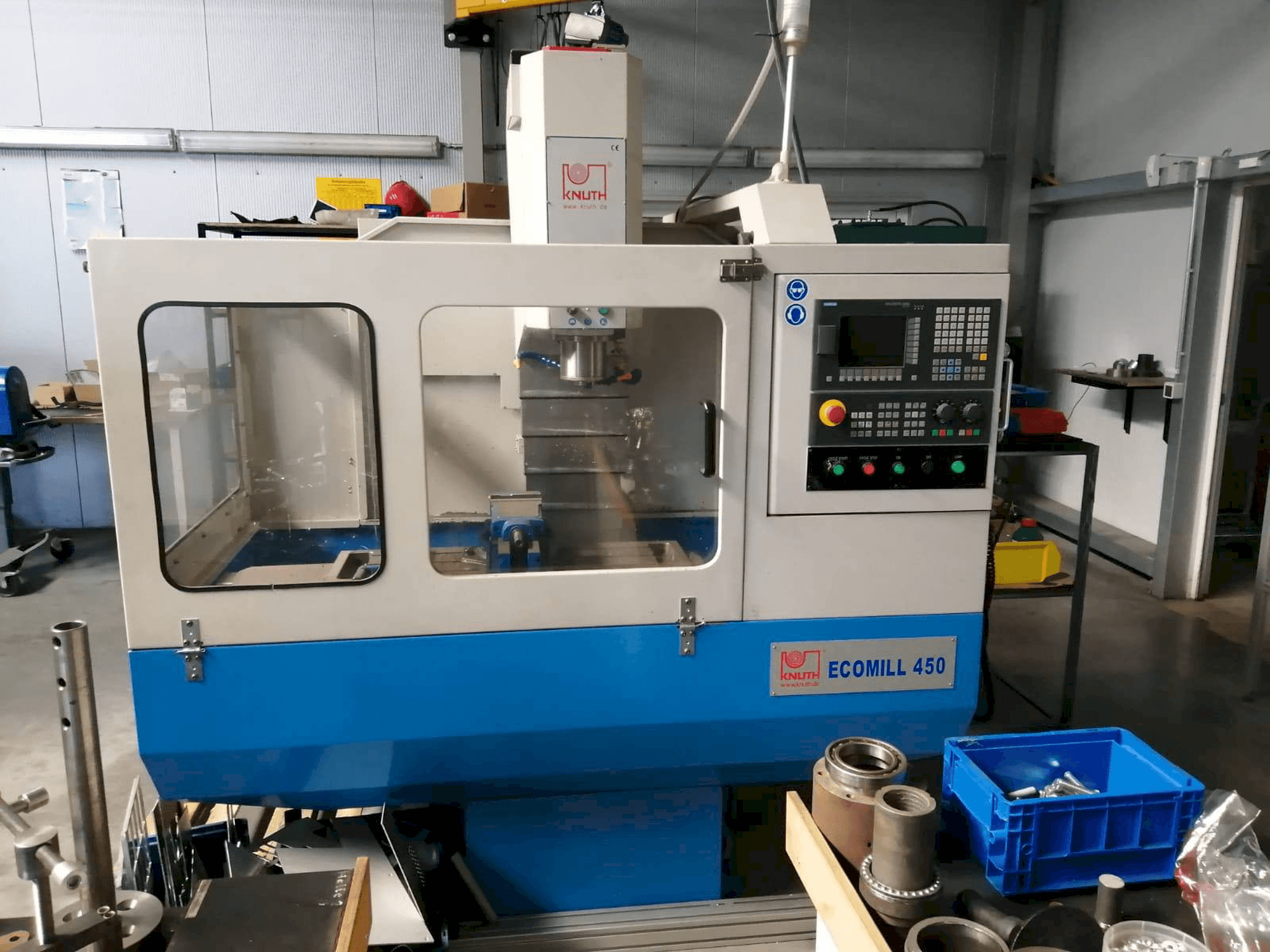 Vista frontal de la máquina KNUTH ECOMILL 450