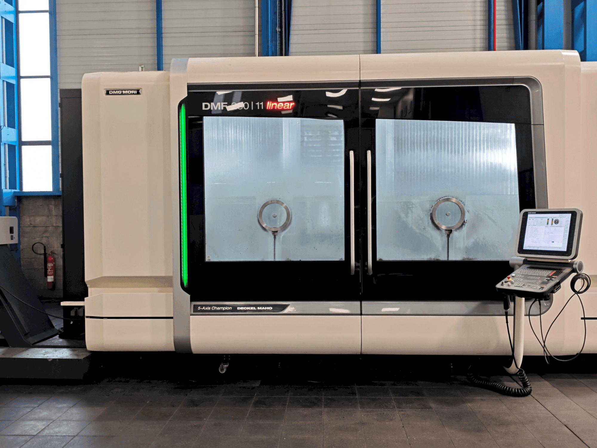 Vista frontal de la máquina DMG MORI DMF 260-11 Linear