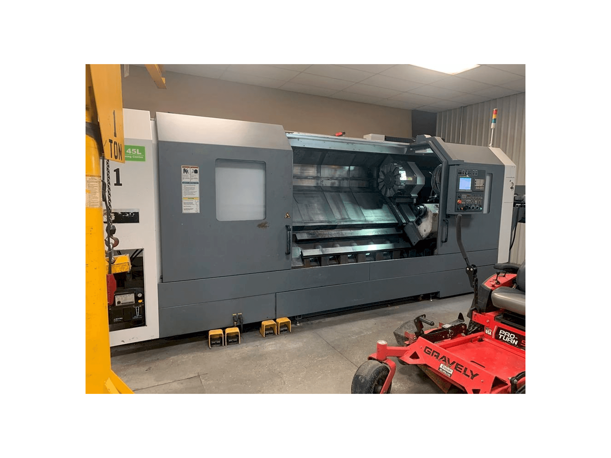 Vista lateral izquierda de la máquina DMC DL 45L