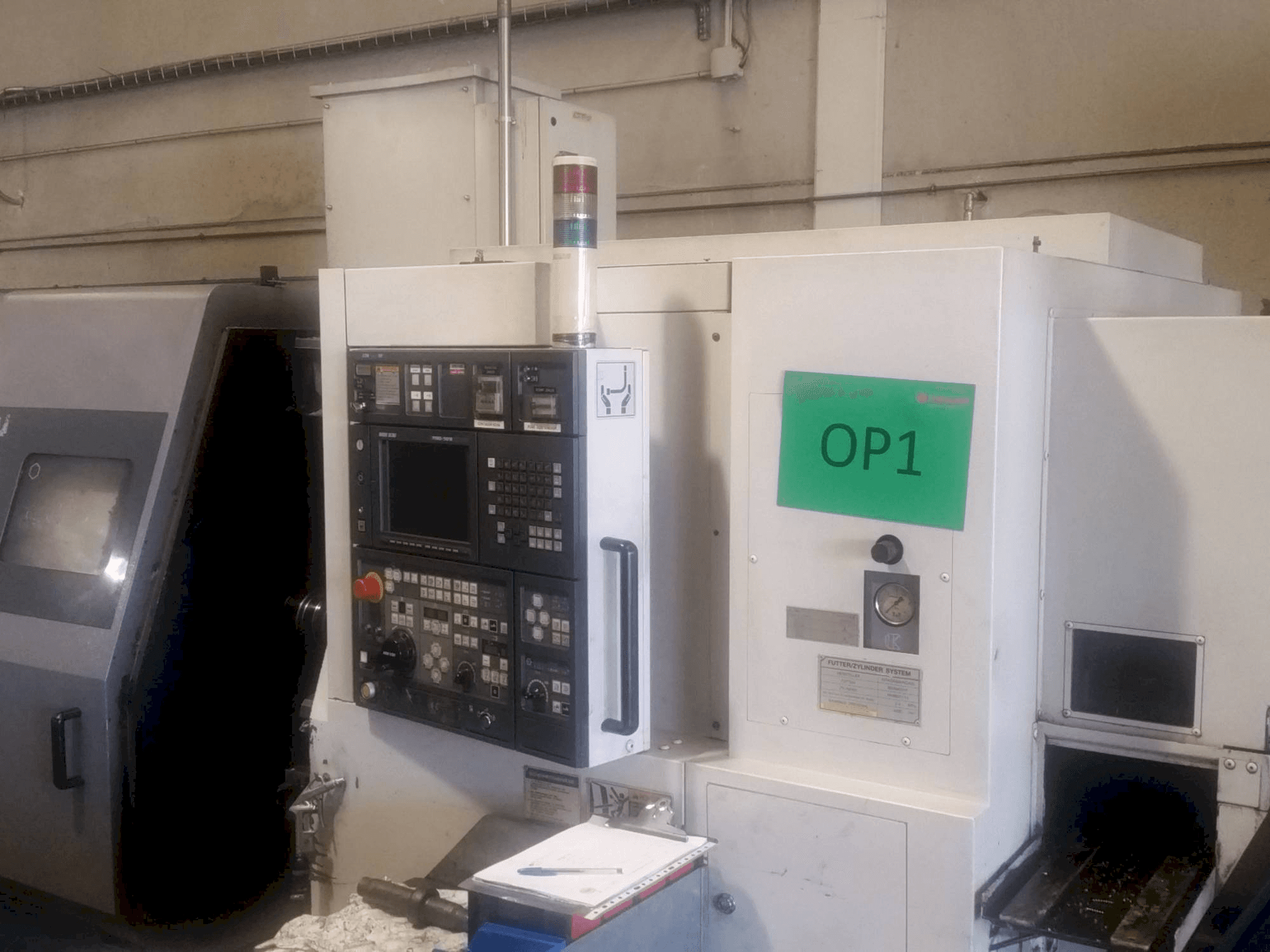 Vista frontal de la máquina MORI SEIKI ZL 200 MSC