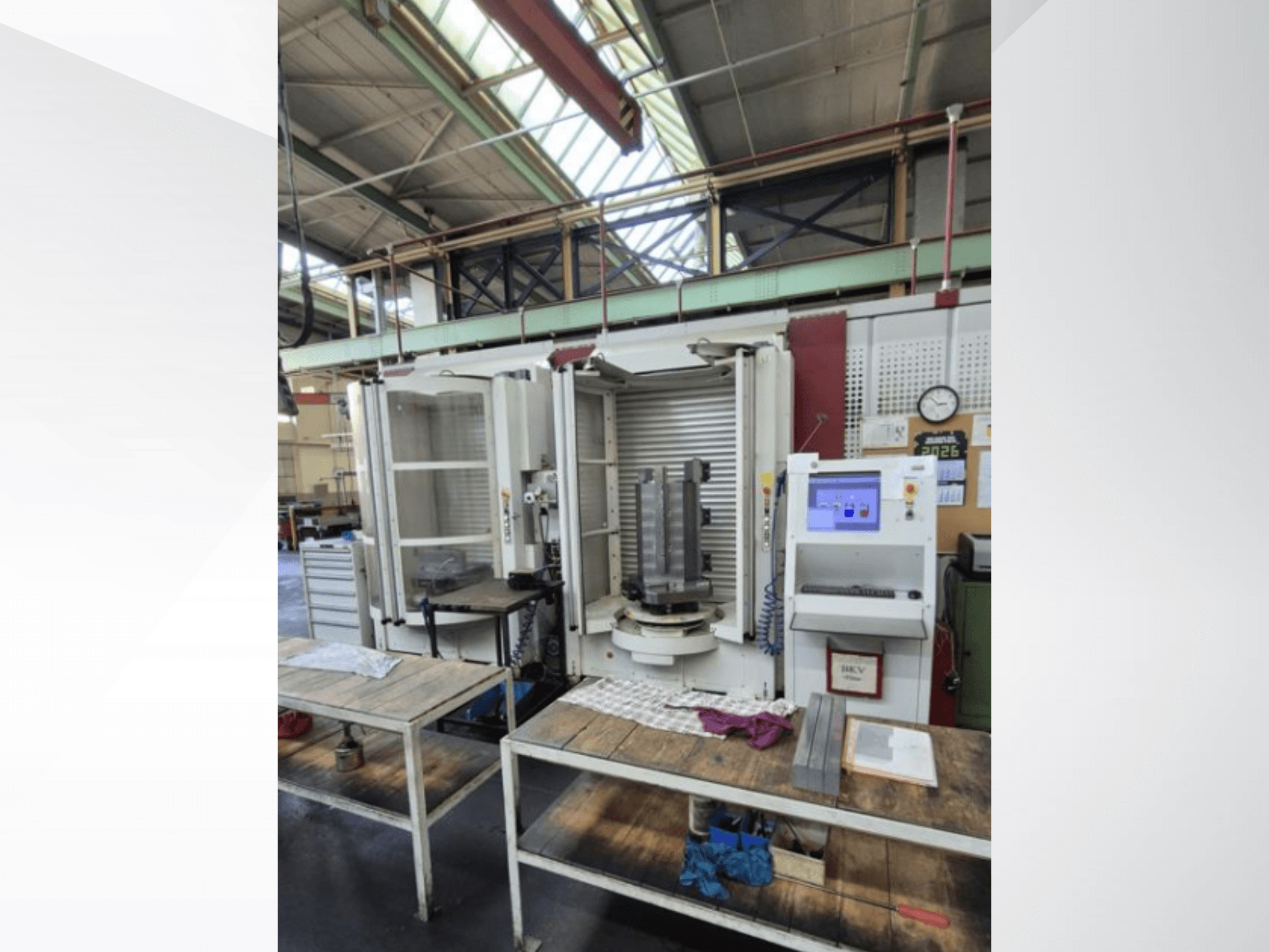 Centro de mecanizado horizontal Starrag Heckert HEC 500 H/V, vista frontal, con panel de control y acceso abierto para piezas de trabajo.