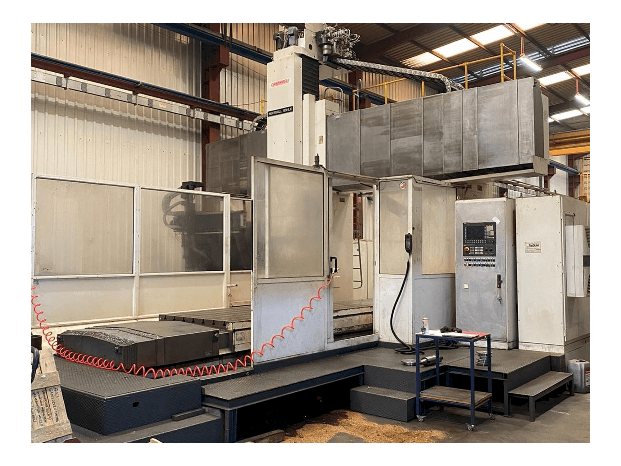 Vista frontal de la máquina INGERSOL BOHLE Master Center T1