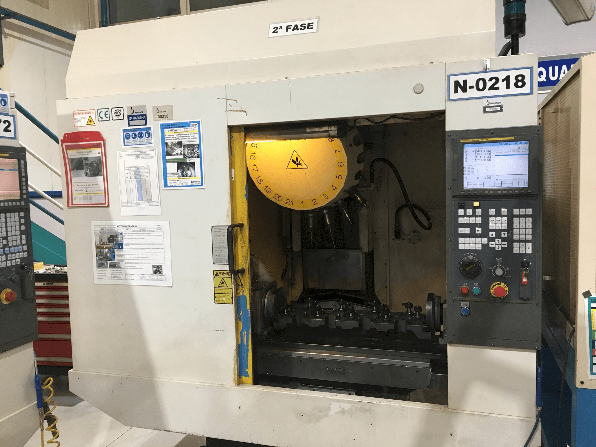 Vista frontal de la máquina FANUC Robodrill alfa-T-21iDL
