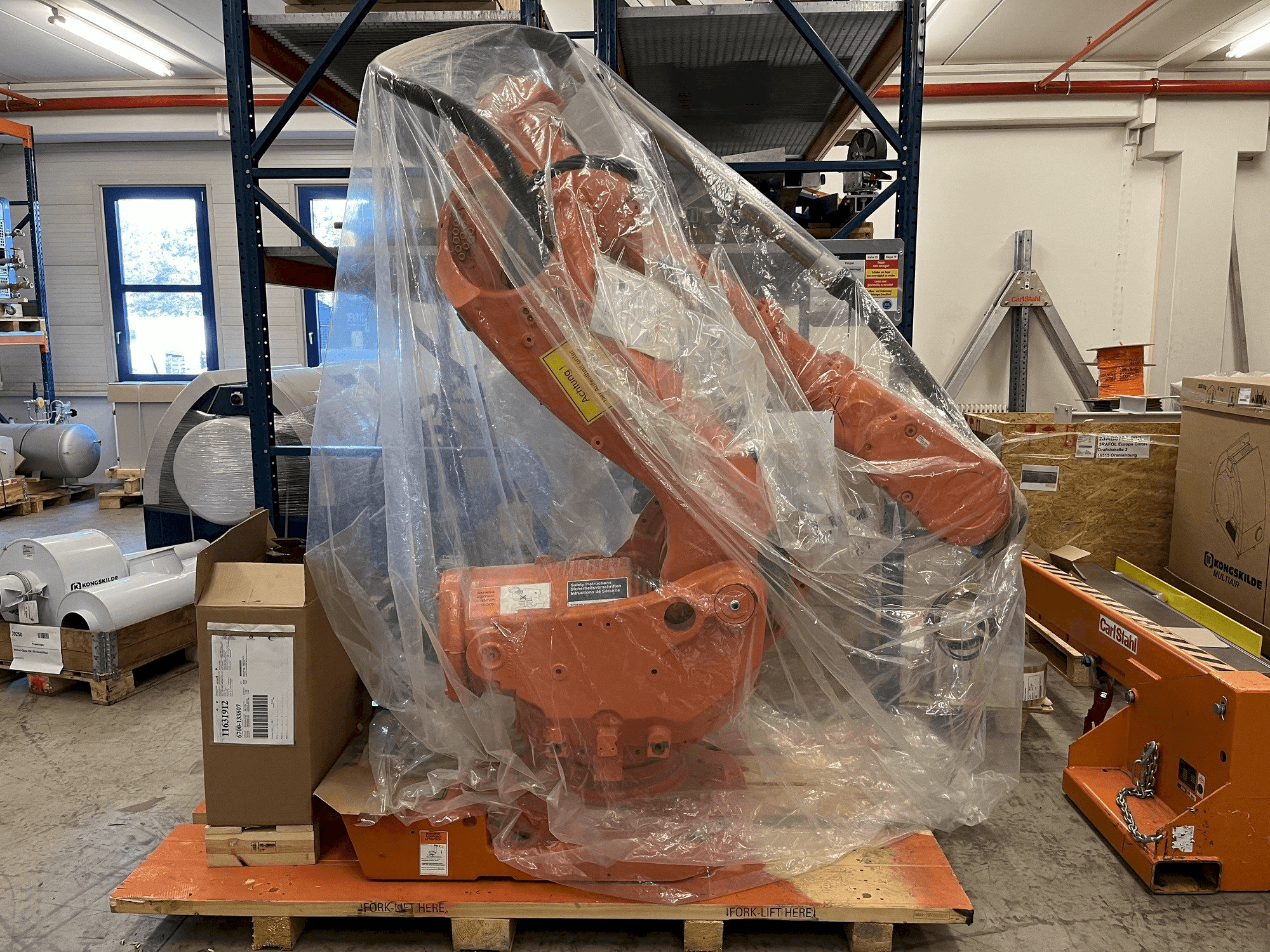 Vista frontal de la máquina ABB IRB 6600 M2004