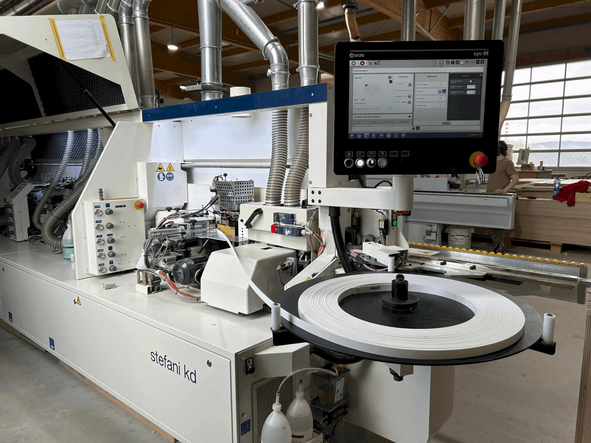 Vista frontal de la máquina SCM Stefani kd hp