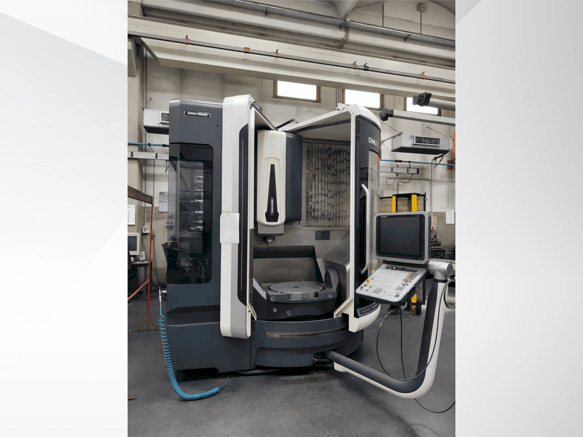 Vista frontal de la máquina DMG MORI DMU 75 Monoblock