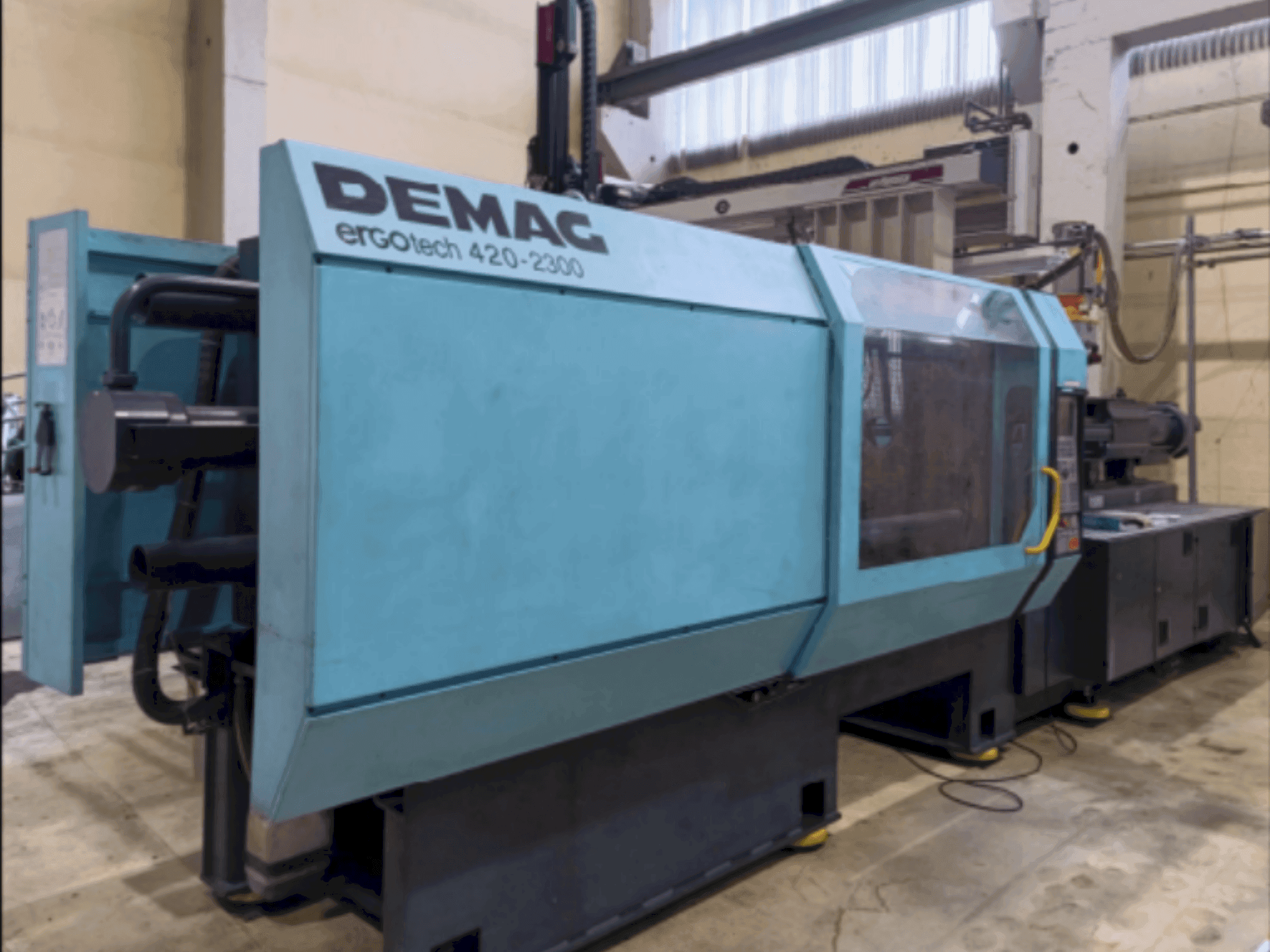 Vista frontal de la máquina DEMAG Ergotech 4200-2300