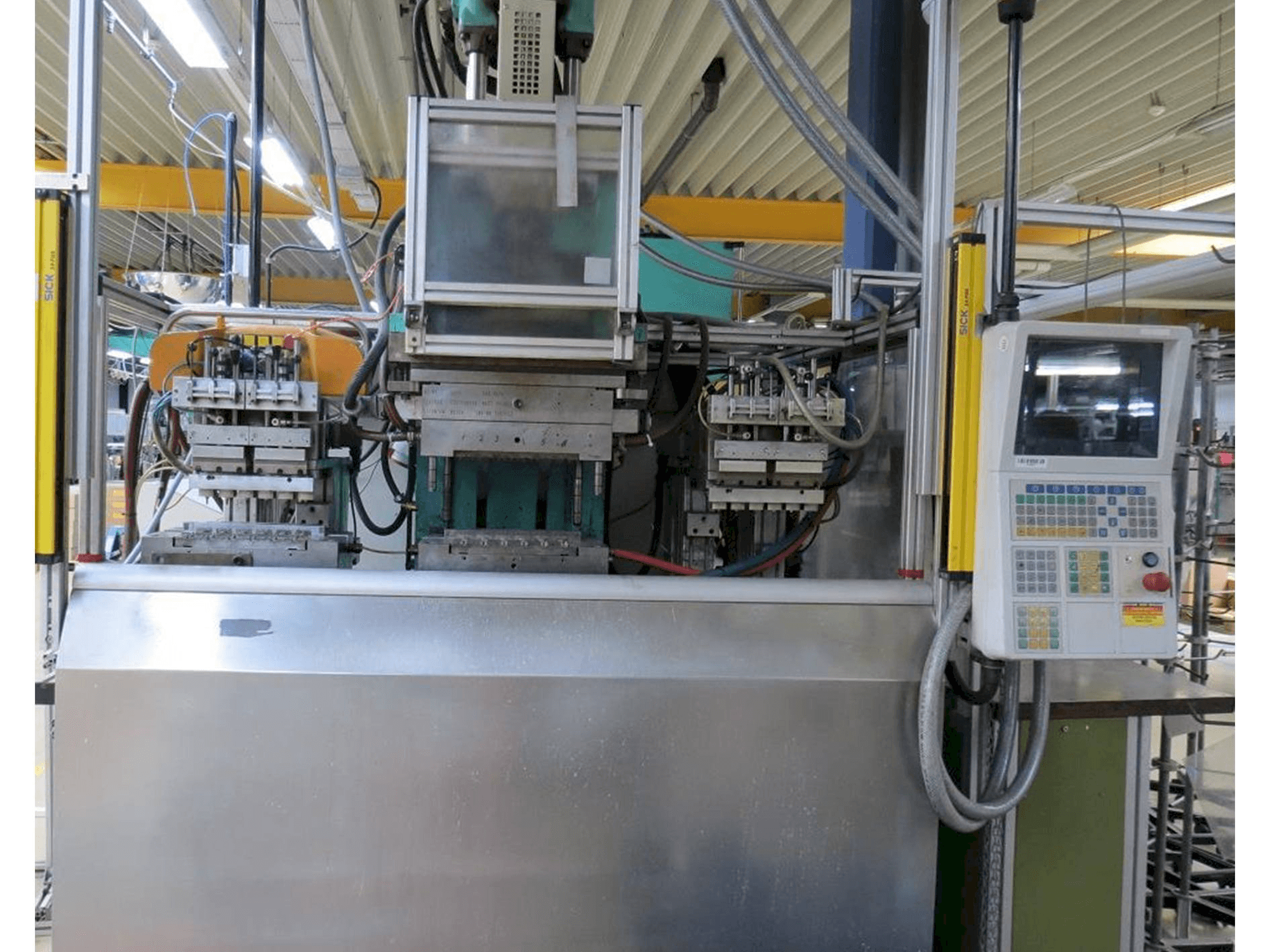 Vista frontal de la máquina Arburg Allrounder CENTEX 270 C 400-100