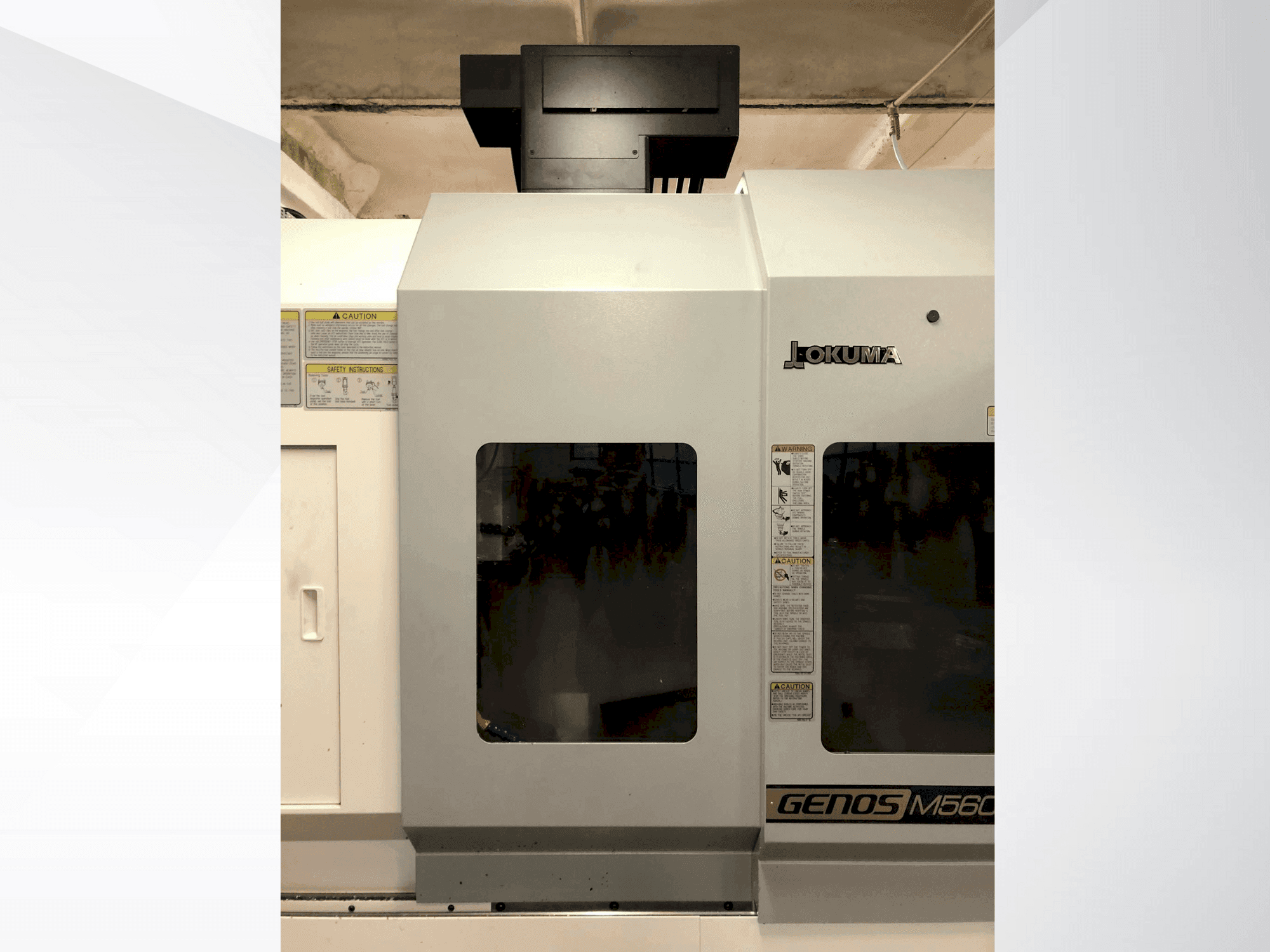 Vista frontal de la máquina Okuma Genos M569 –V8