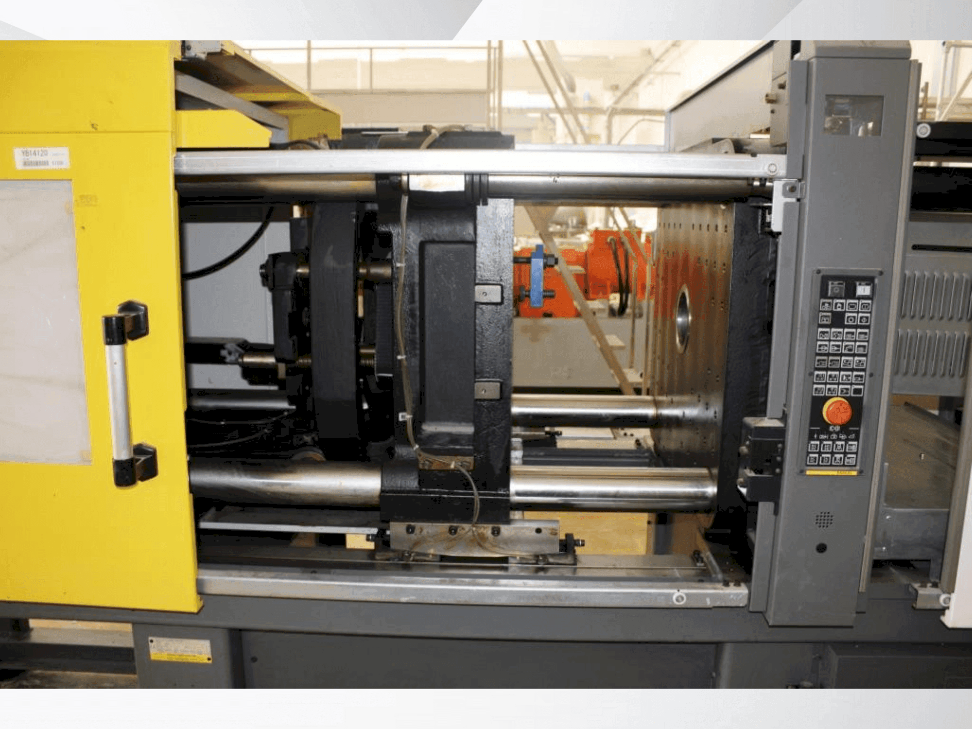 Vista frontal de la máquina FANUC ROBOSHOT S-2000 i 150B