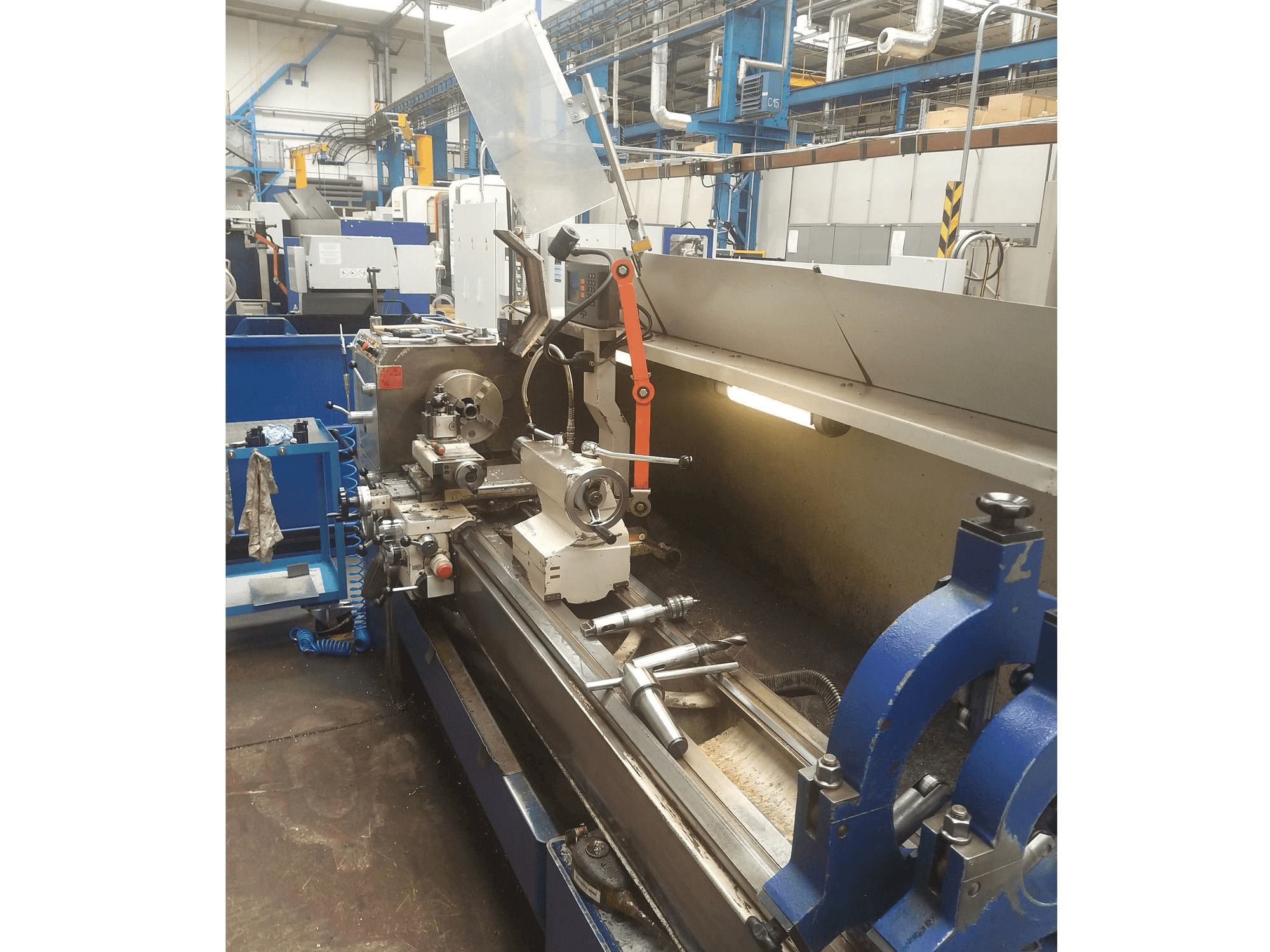 Vista lateral derecha de la máquina Weiler DA 260 AC