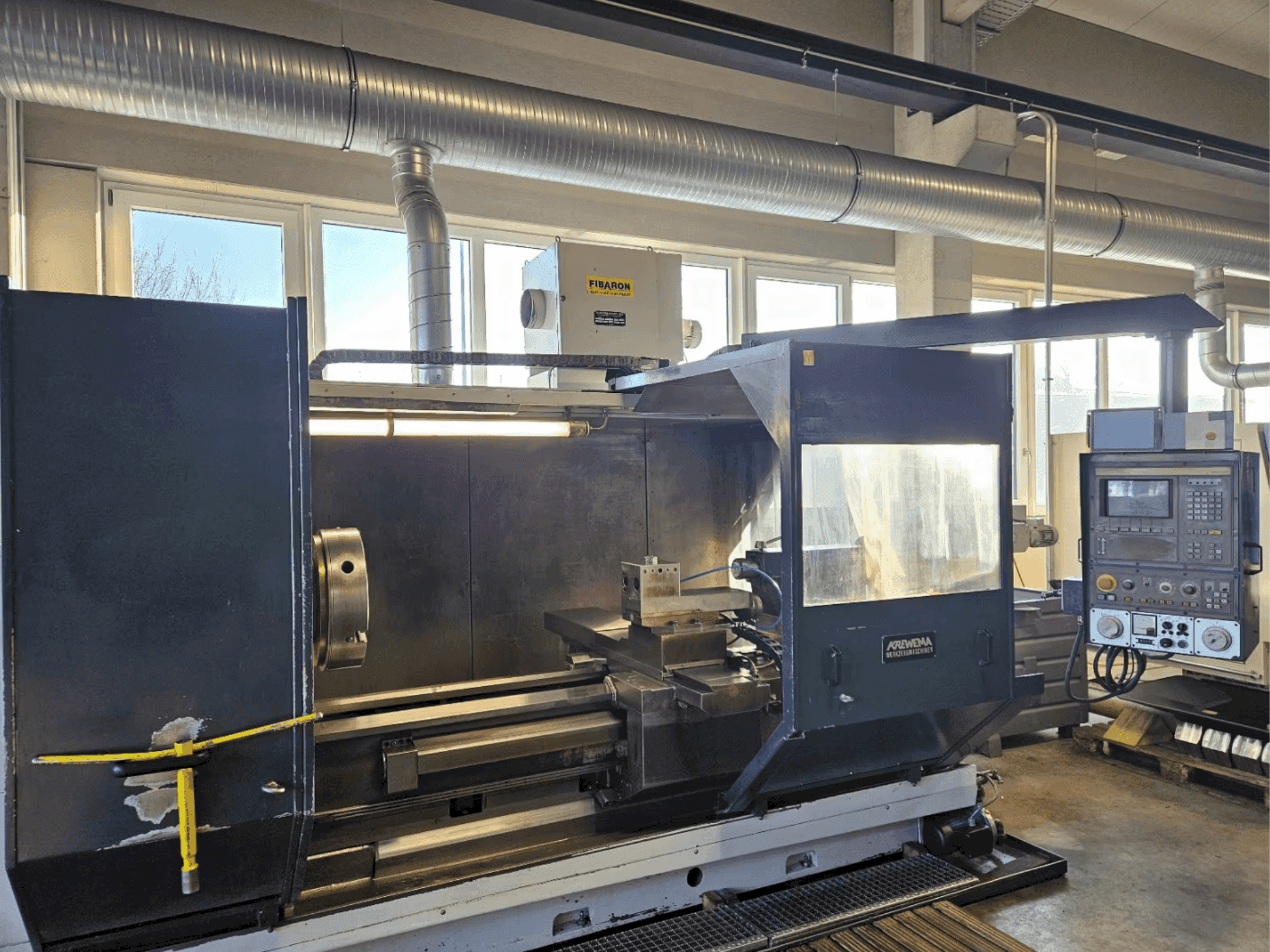 Vista frontal de la máquina KREWEMA HFDM 40