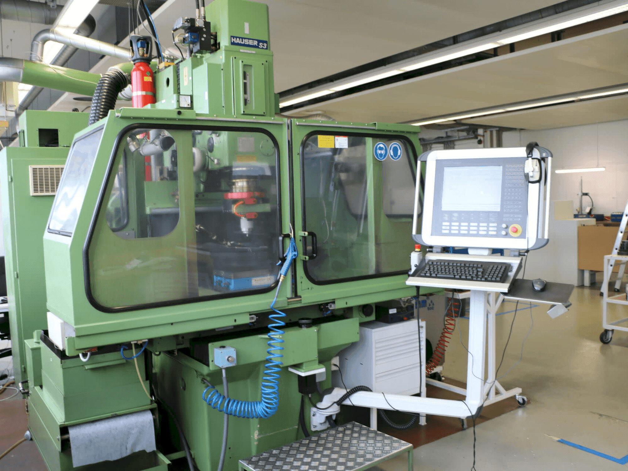 Vista frontal de la máquina HAUSER S3