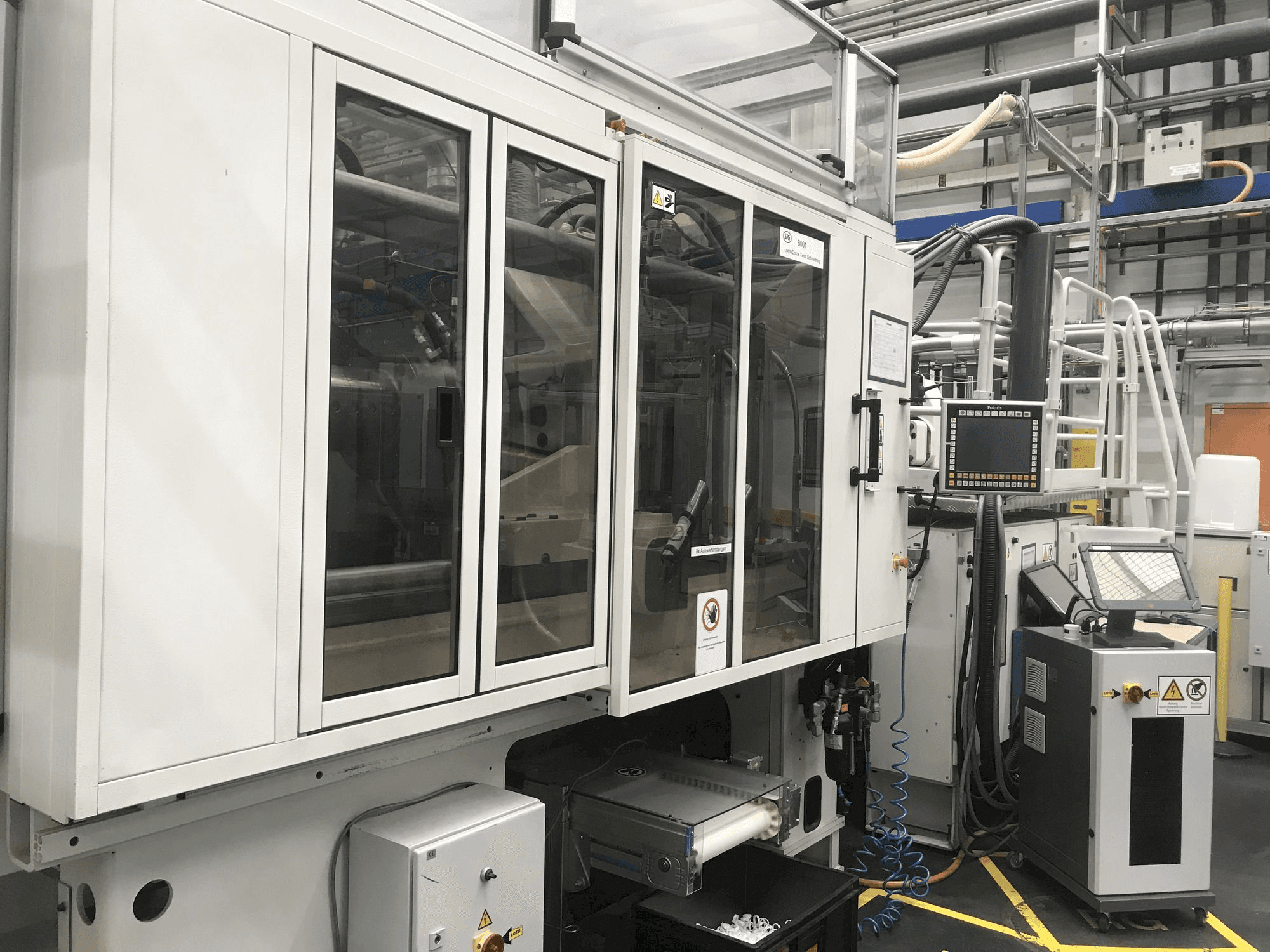 Vista frontal de la máquina Husky H300 RS 45/38