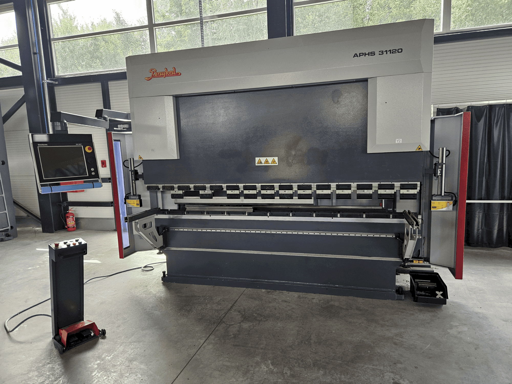 Vista frontal de la máquina Baykal APHS 31120