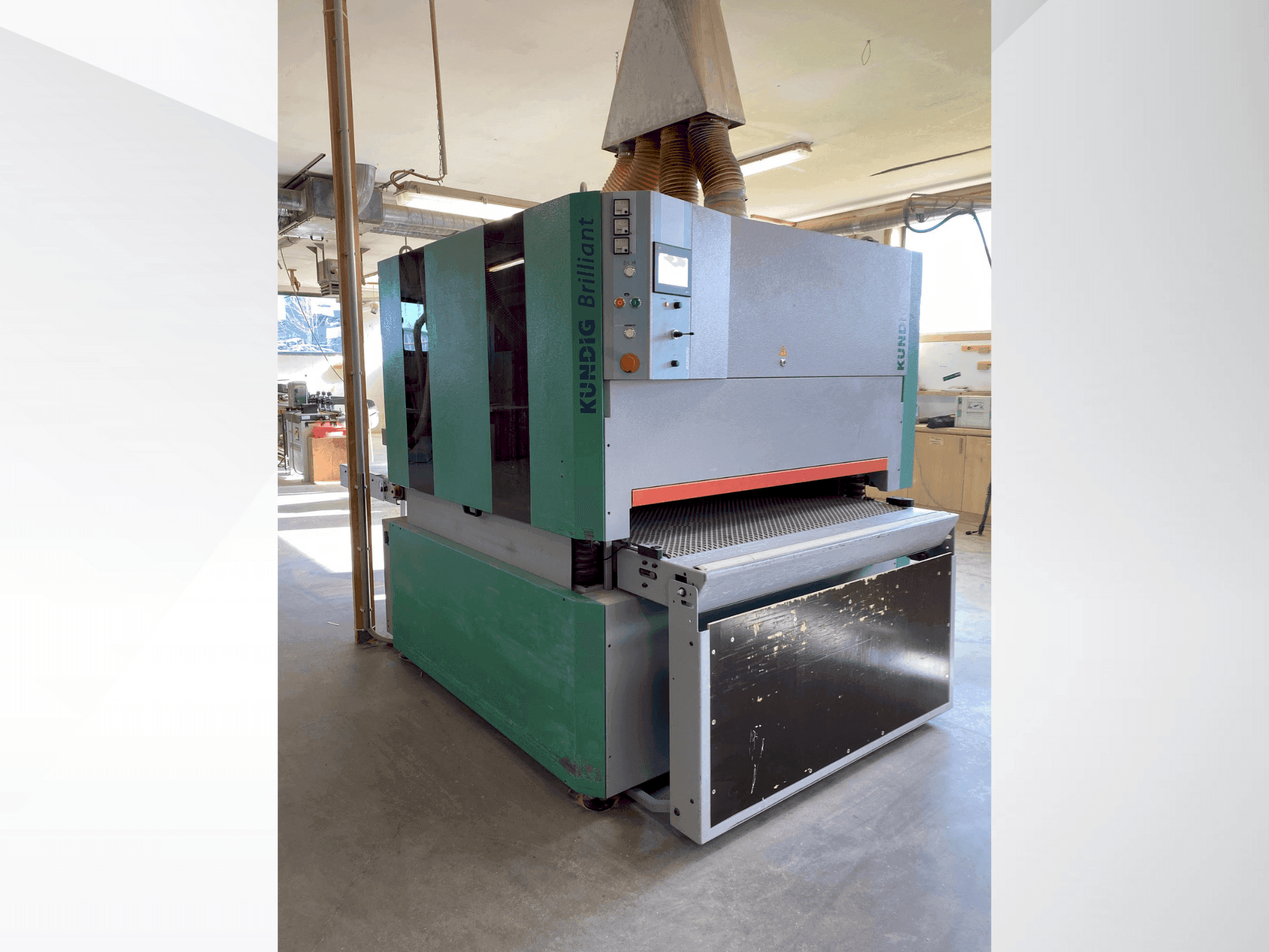 Vista frontal de la máquina Kundig Brilliant-3 1300mm-RRPd