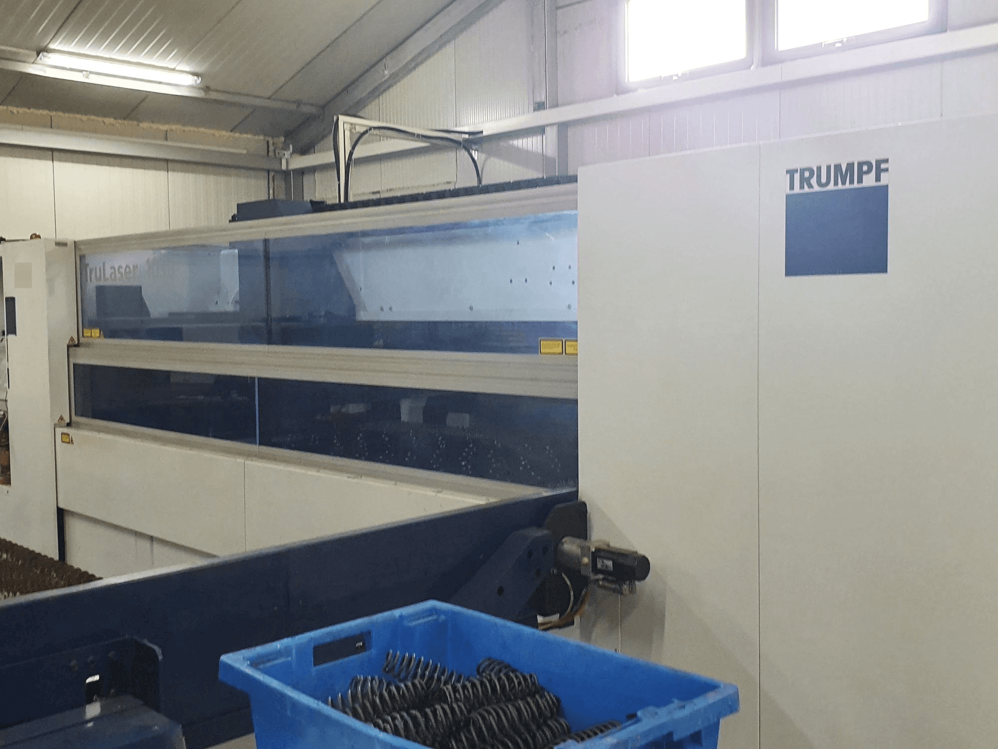 Vista frontal de la máquina Trumpf TruLaser 1030