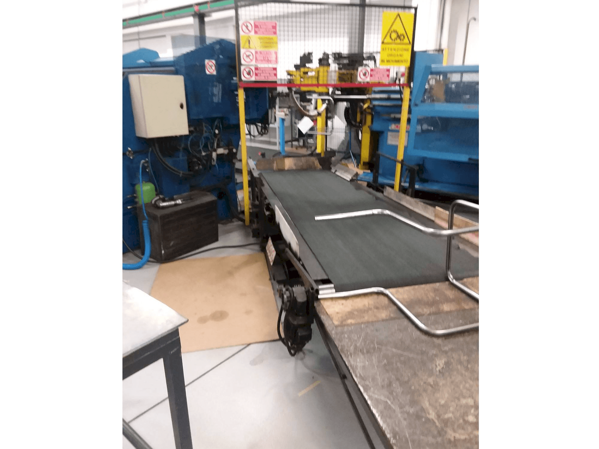 Vista frontal de la máquina Crippa 532