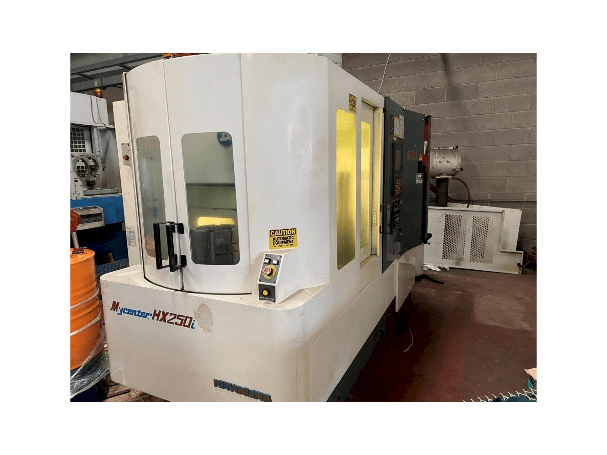 Vista frontal de la máquina Kitamura Mycenter HX250i