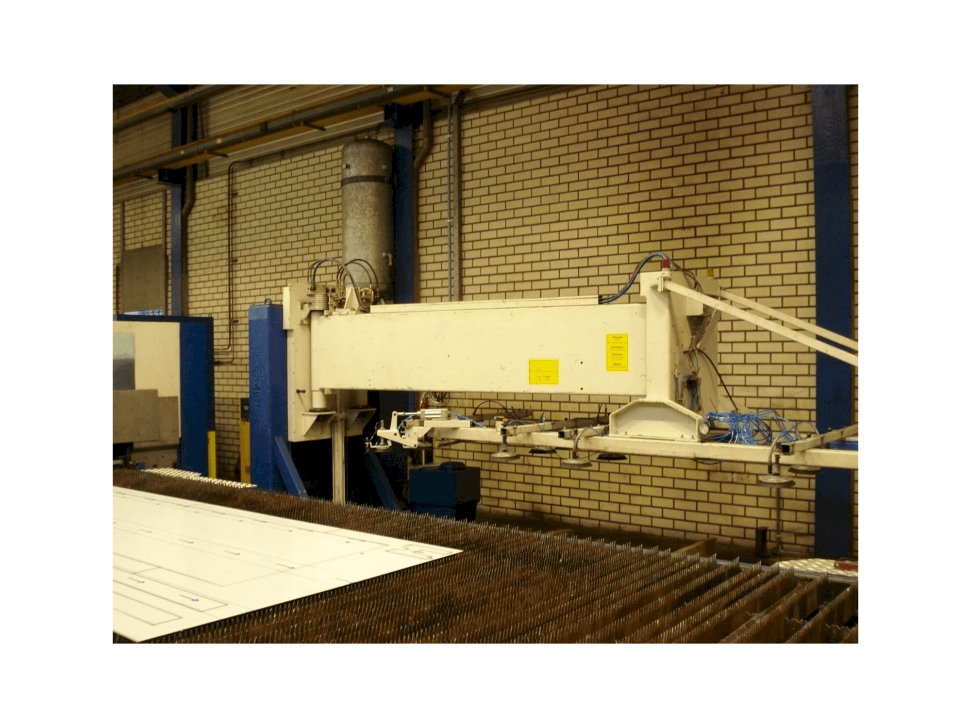 Vista frontal de la máquina Trumpf LoadMaster