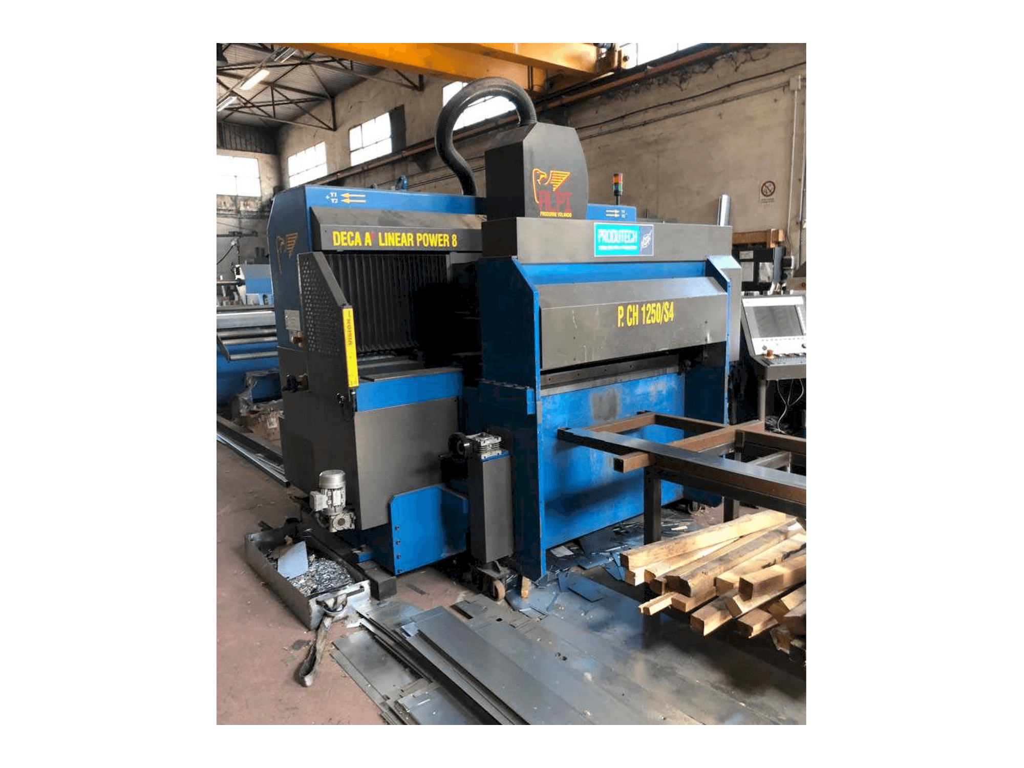 Vista frontal de la máquina PRODUTEC ALPI DECA A2