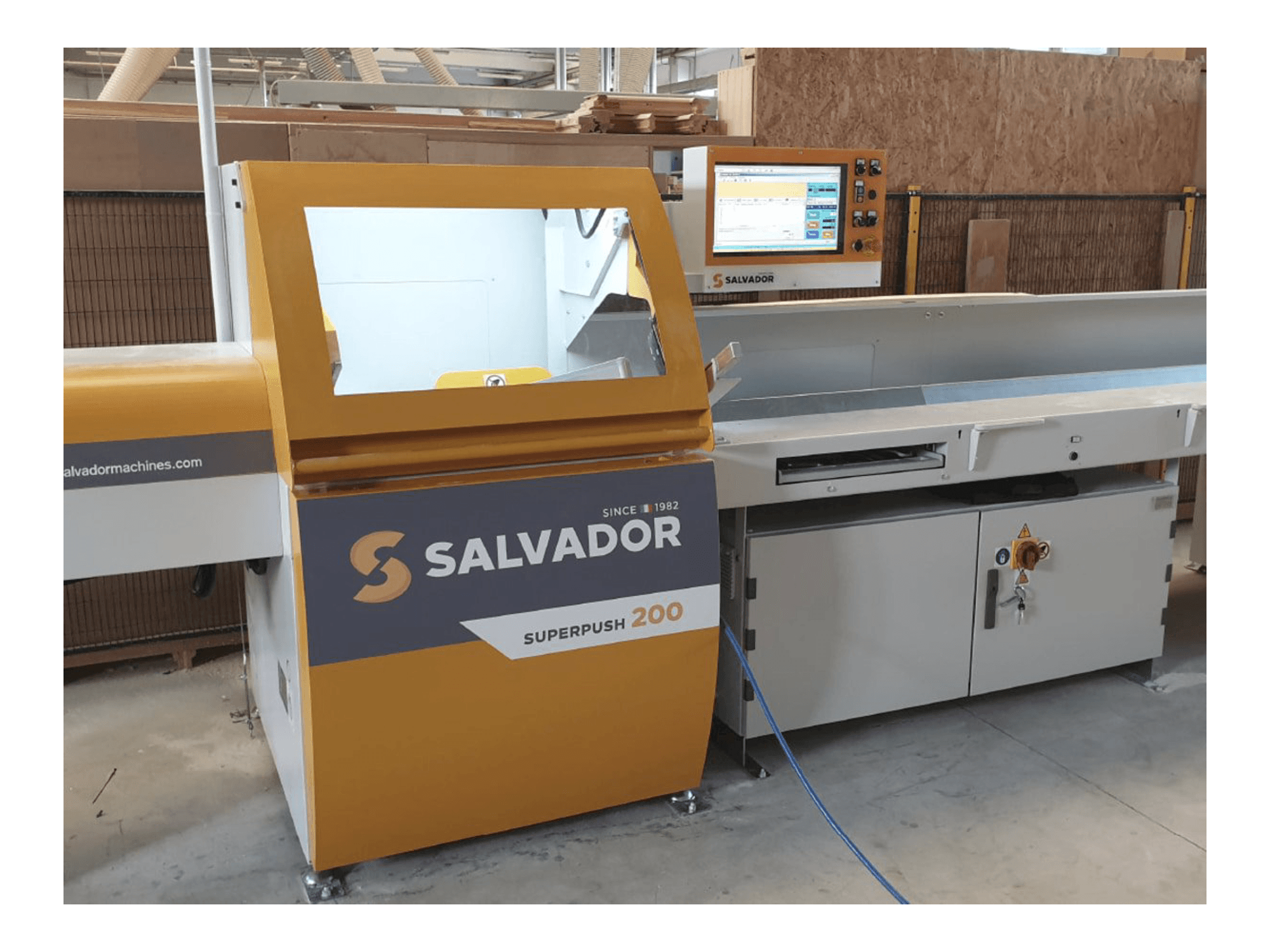 Vista frontal de la máquina SALVADOR Superpush 200