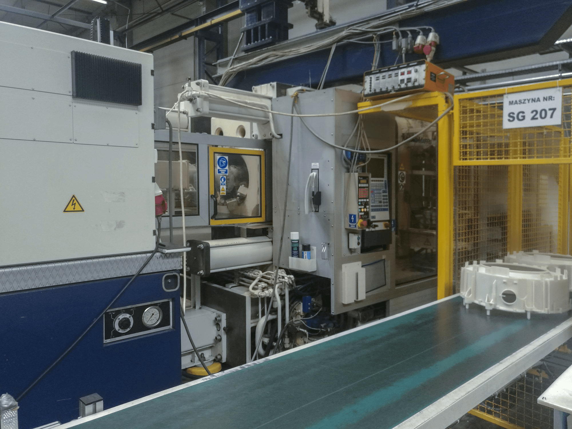 Vista izquierda 1 de la máquina Krauss Maffei 800-8000 MC