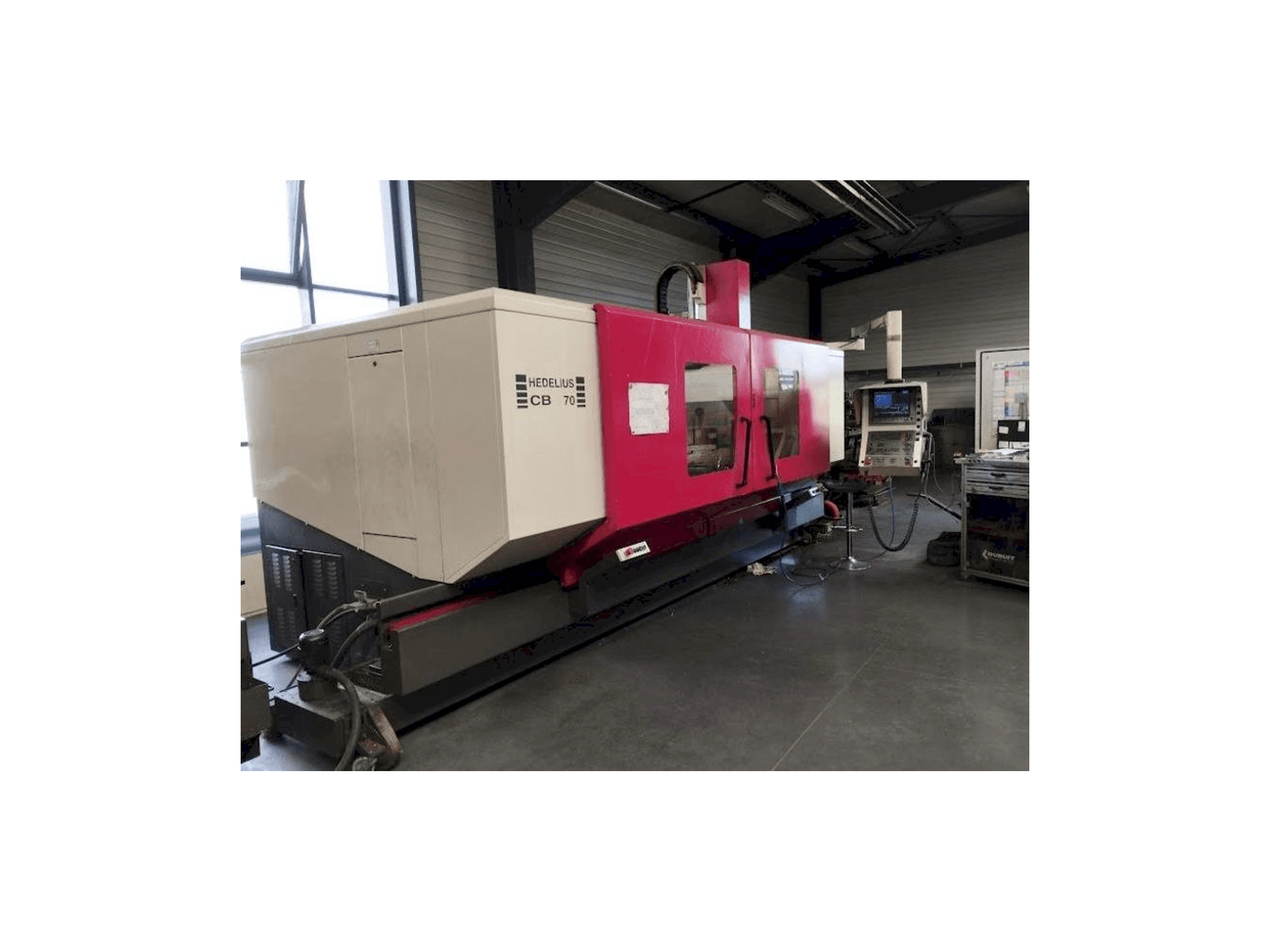 Vista frontal de la máquina HEDELIUS CB 70-3200