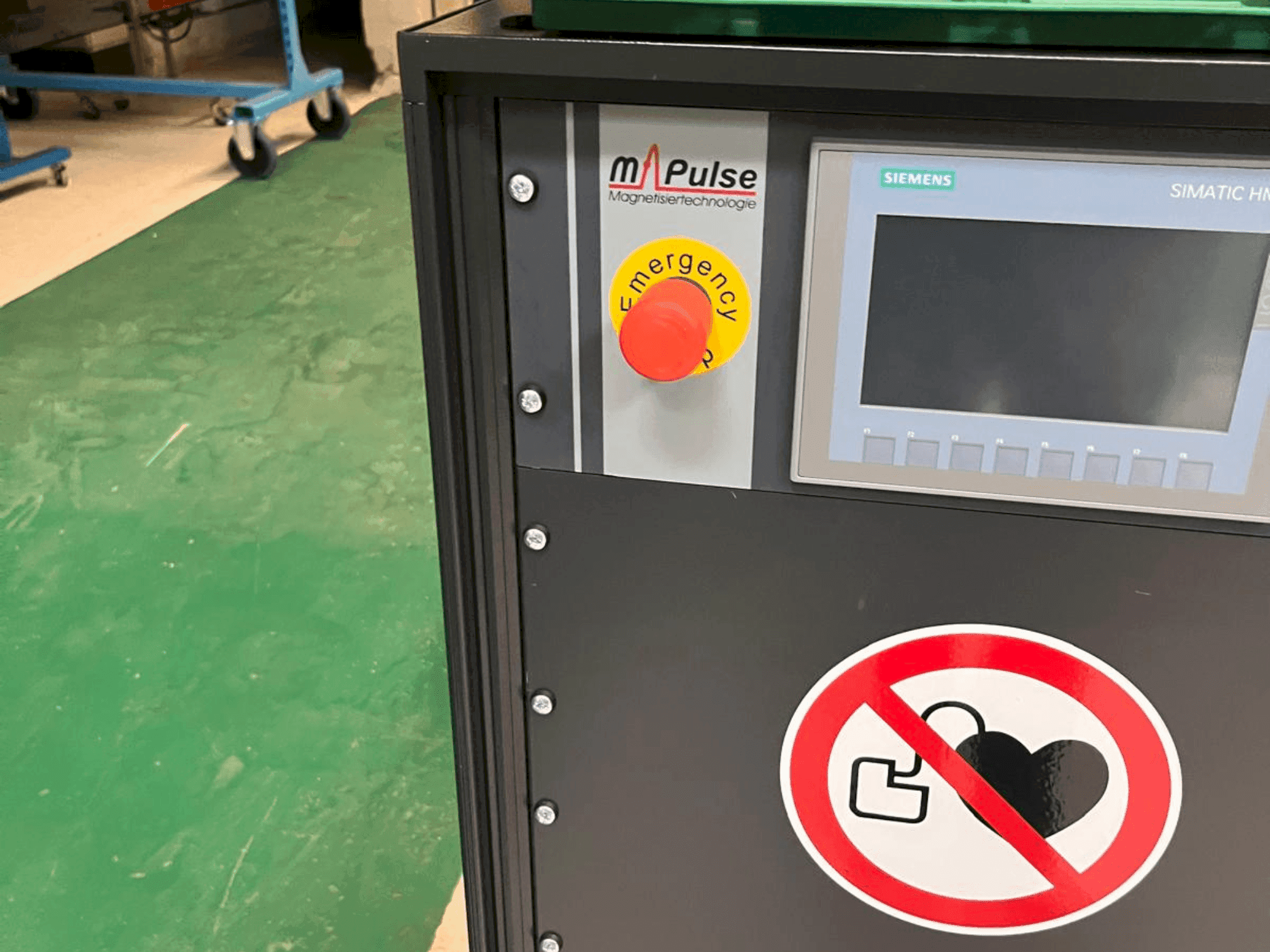 Vista frontal de la máquina M-PULSE 2k6e