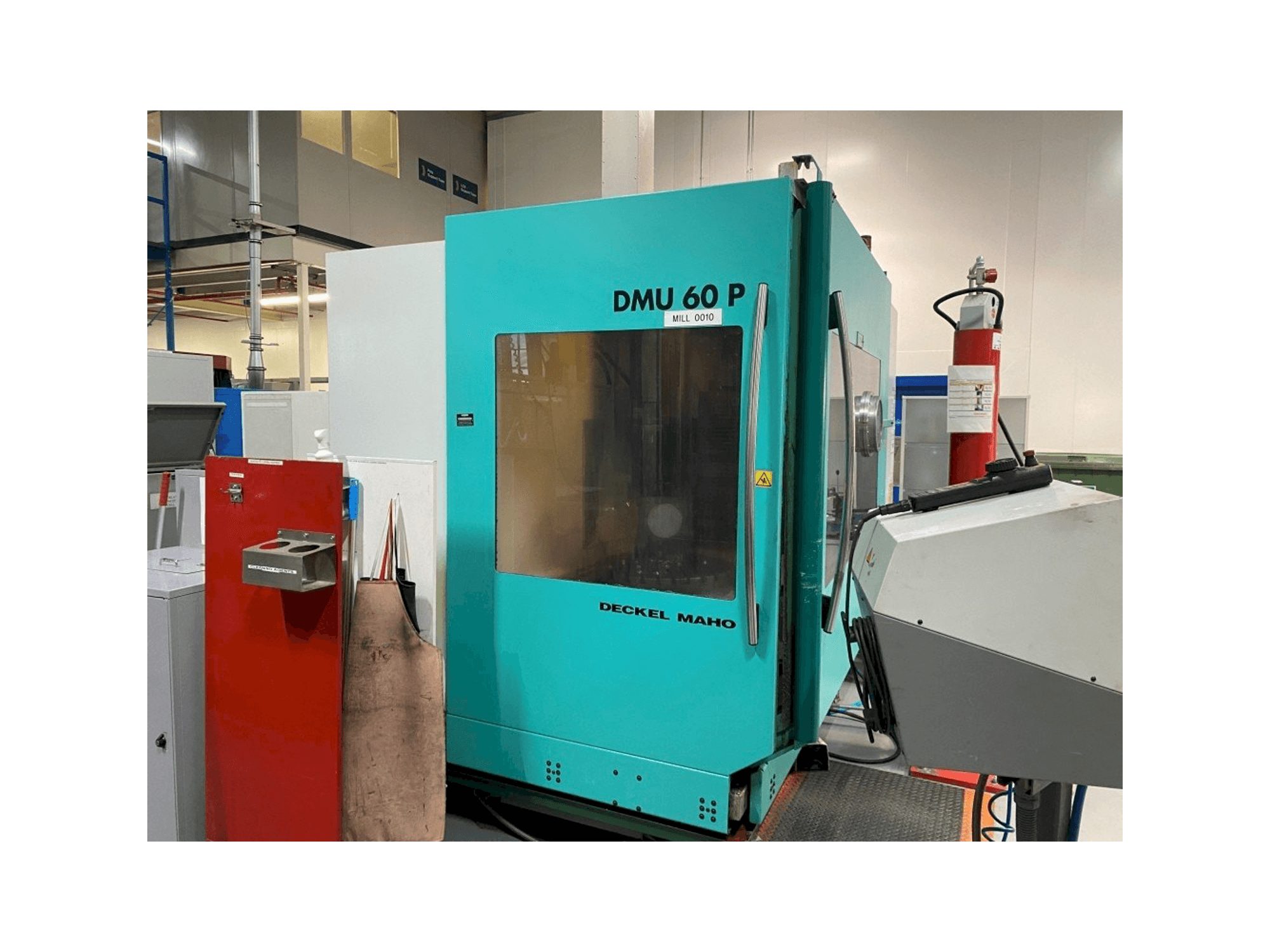 Vista frontal de la máquina DECKEL MAHO DMU 60P