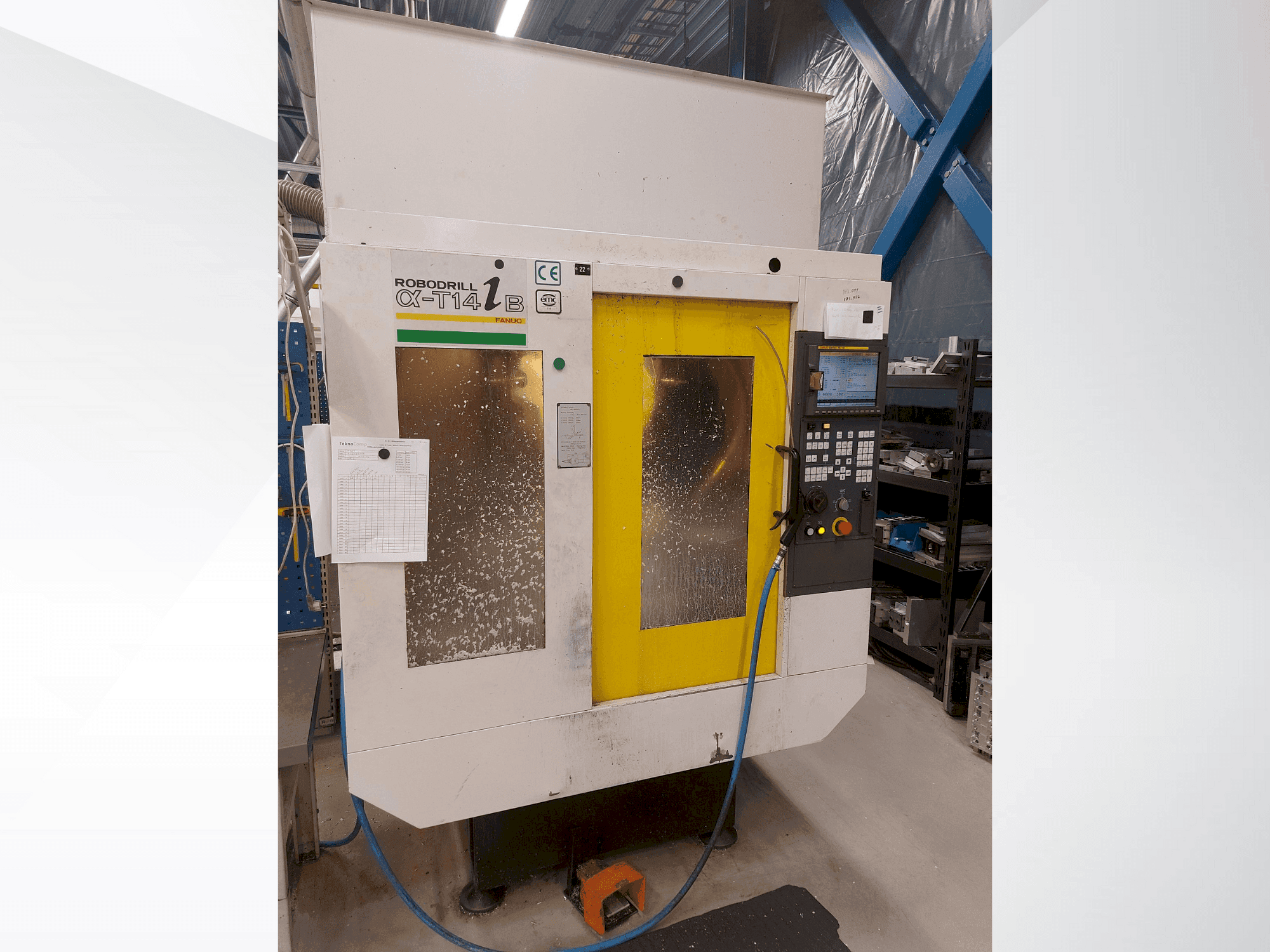 Vista frontal de la máquina FANUC Robodrill α-T14iB