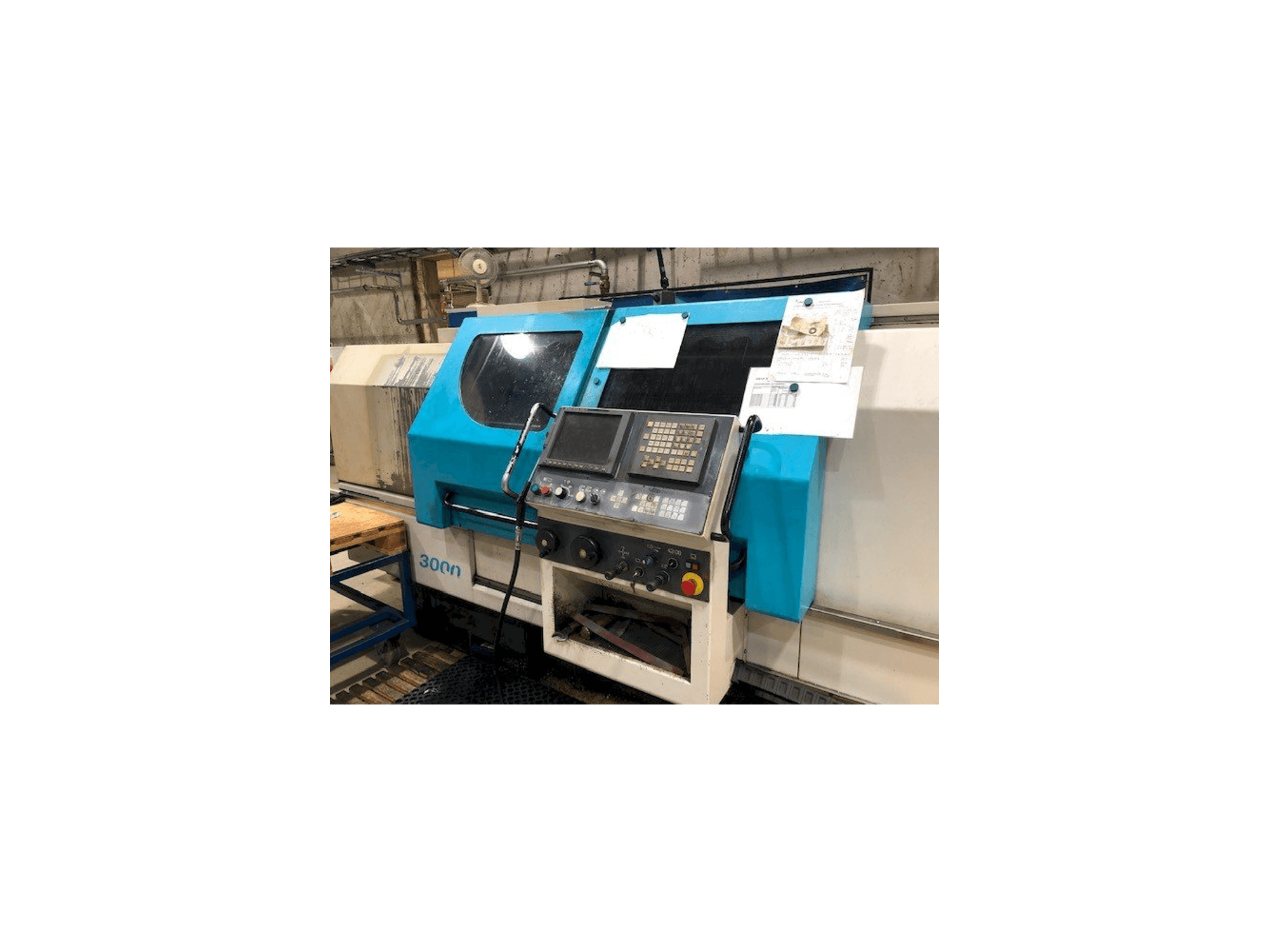 Vista frontal de la máquina 600 Lathes Combi 3000